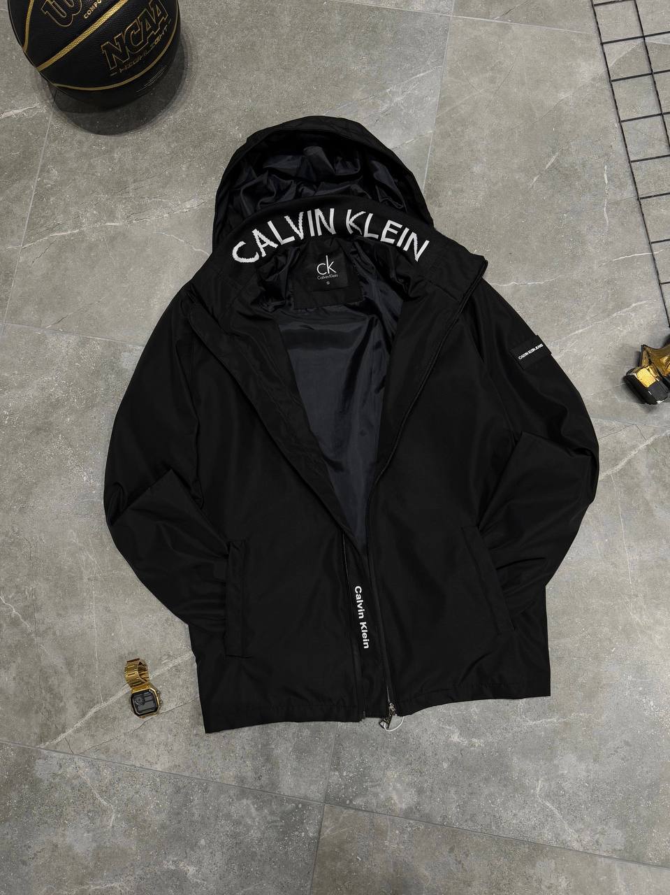 CALVIN KLEIN