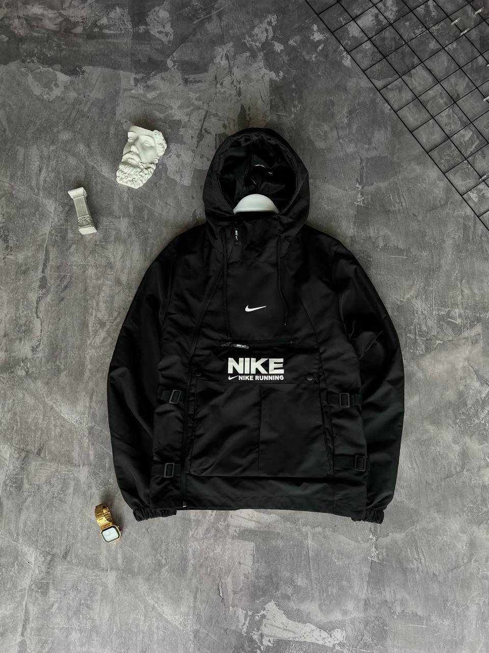 NIKE: RUNNING